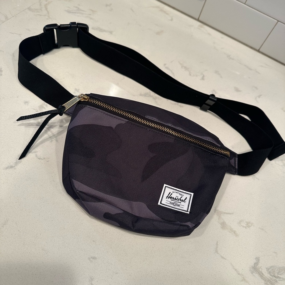 Herschel fanny pack/ crossbody